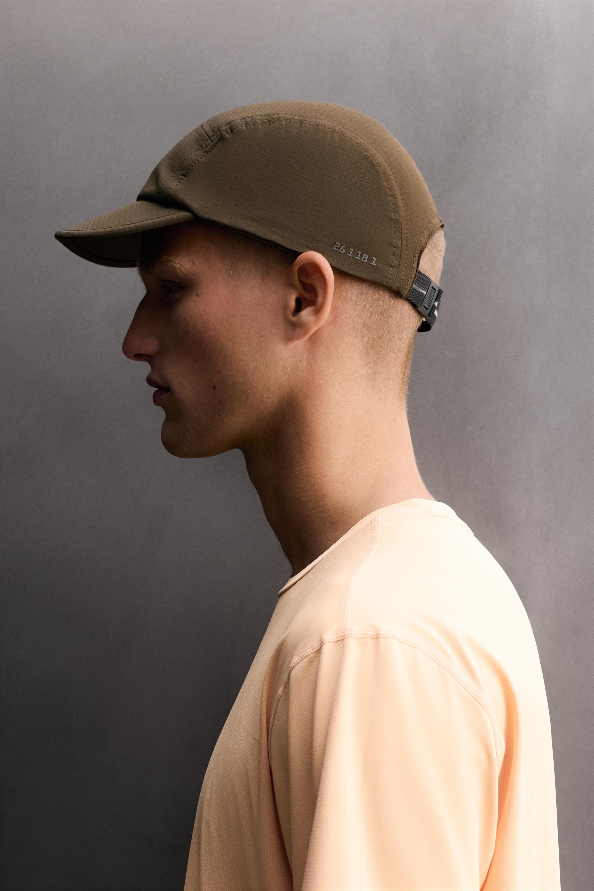 LIGHTWEIGHT TECHNICAL ABSTRACT PRINT CAP